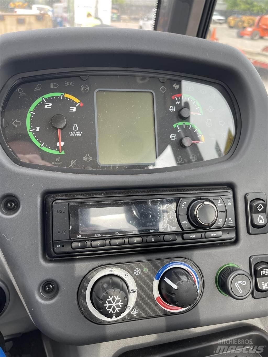 New Holland W80C Iekrāvēji uz riteņiem
