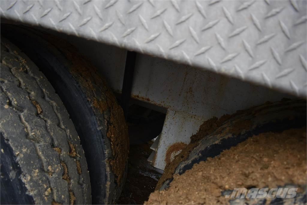  OVERLAND Autocisternas