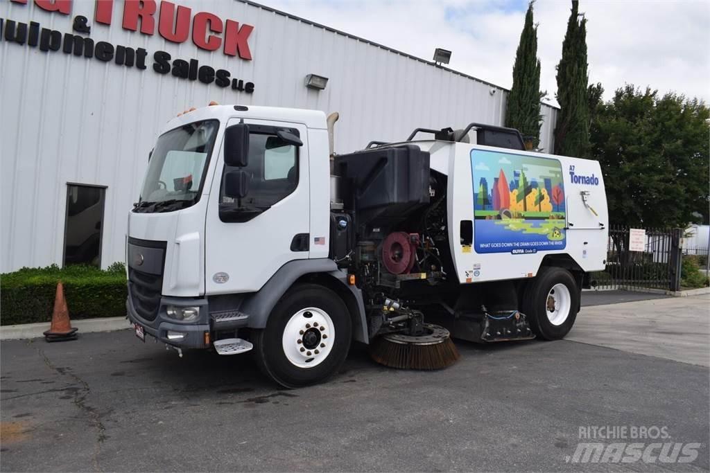 Peterbilt 220 Ielu tīrāmās mašīnas