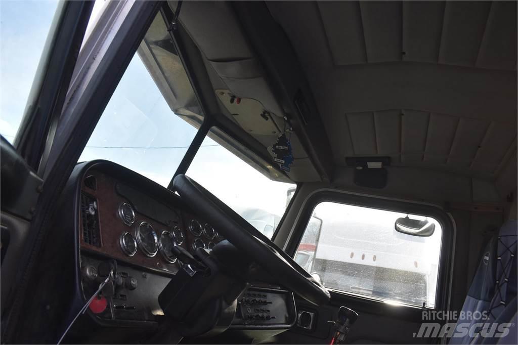 Peterbilt 357 Pašizgāzējs
