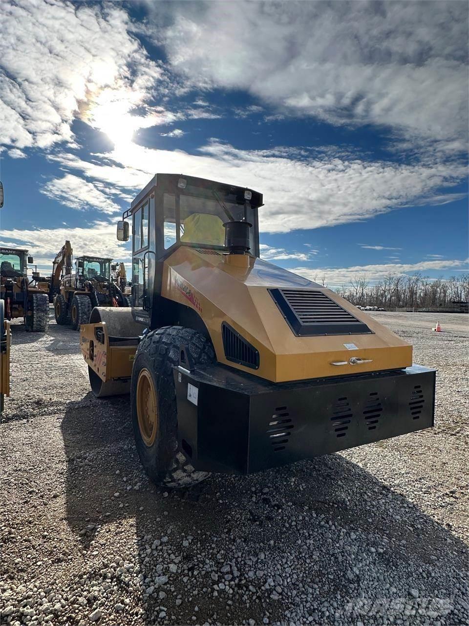 Sany SSR120C-8 Divvalču grunts veltņi