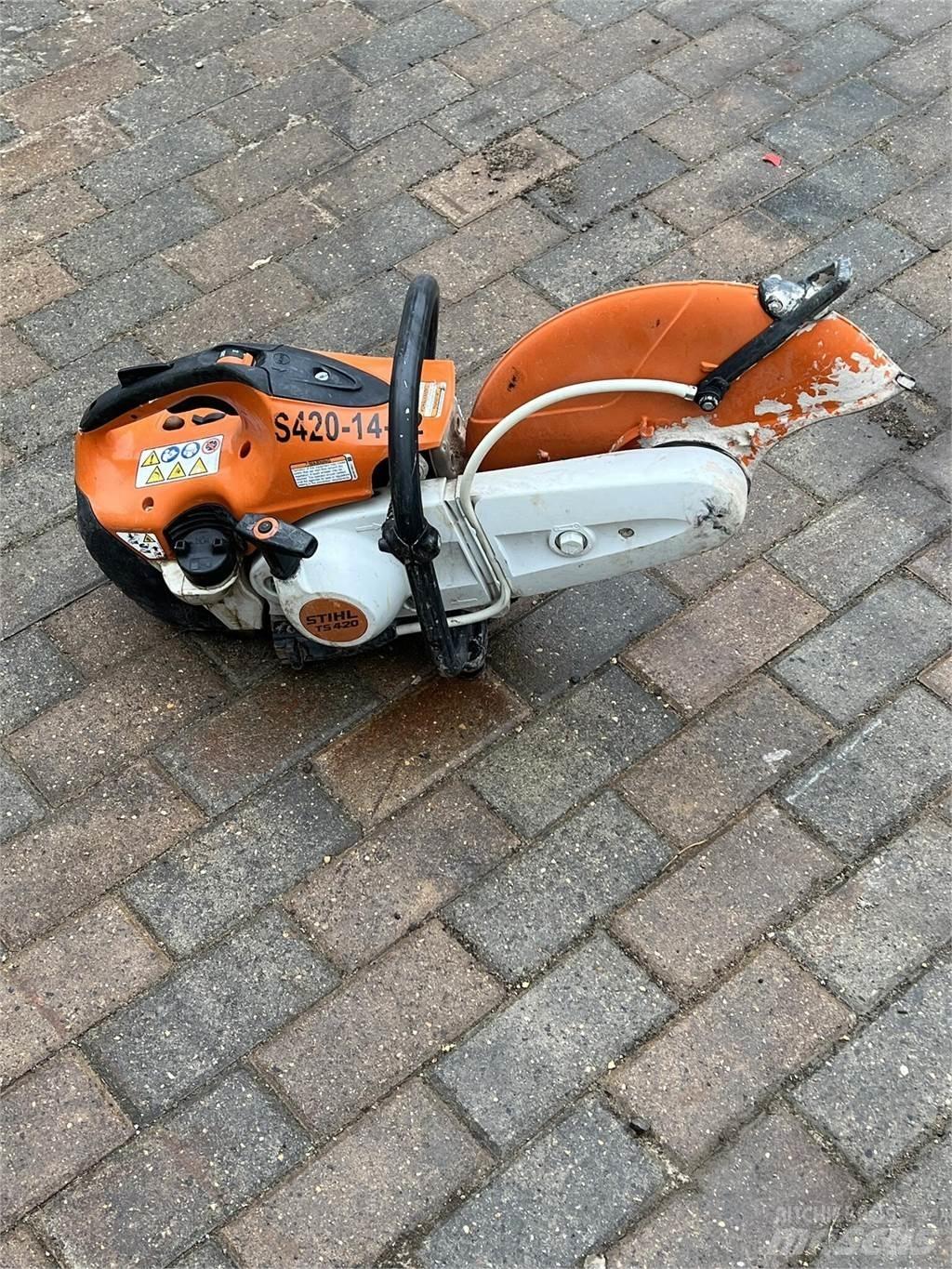Stihl TS420 Akmens un betona zāģi