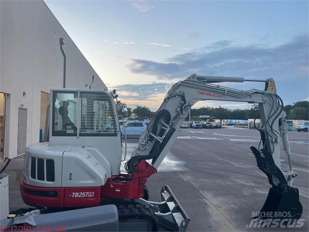 Takeuchi TB257FR Kāpurķēžu ekskavatori