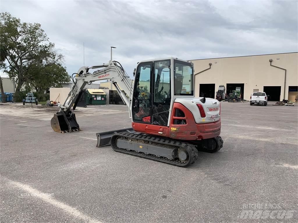 Takeuchi TB370 Kāpurķēžu ekskavatori