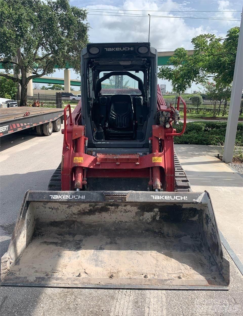 Takeuchi TL12V2 Lietoti riteņu kompaktiekrāvēji