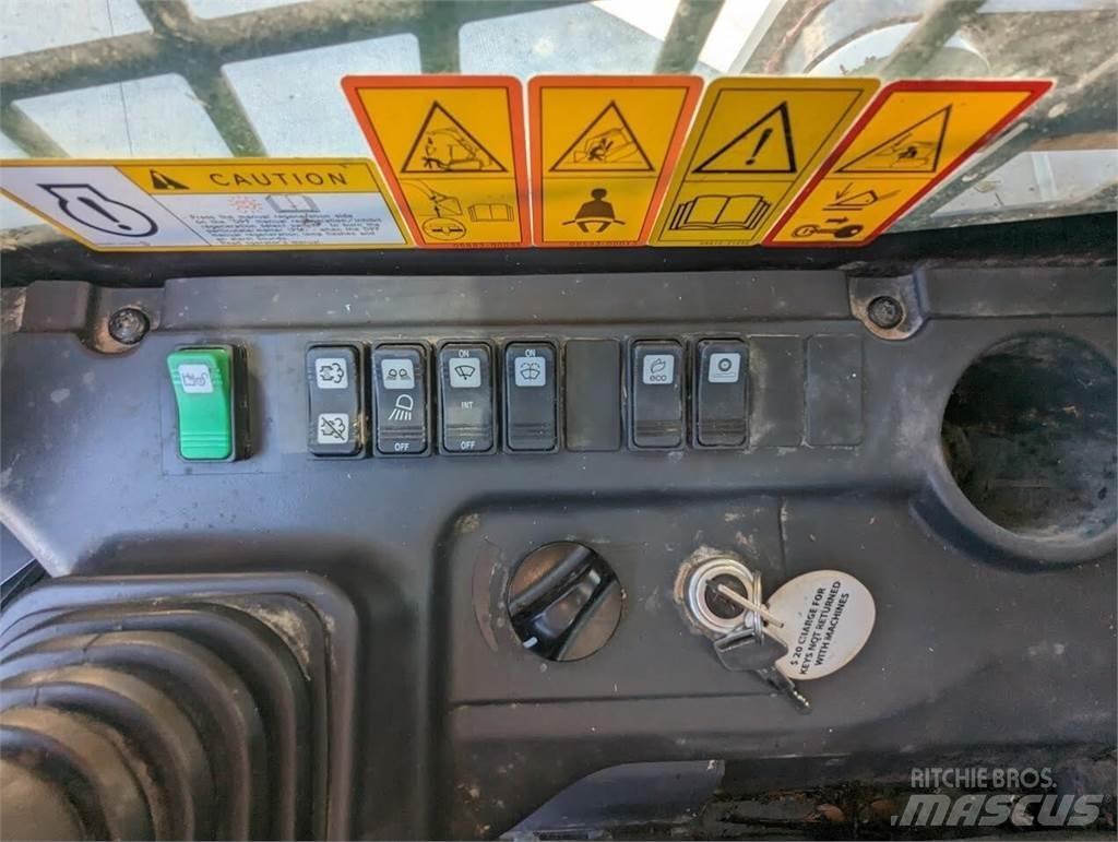 Takeuchi TL12V2 Lietoti riteņu kompaktiekrāvēji