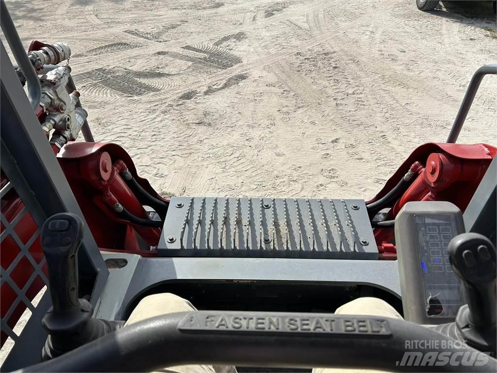 Takeuchi TL8 Lietoti riteņu kompaktiekrāvēji