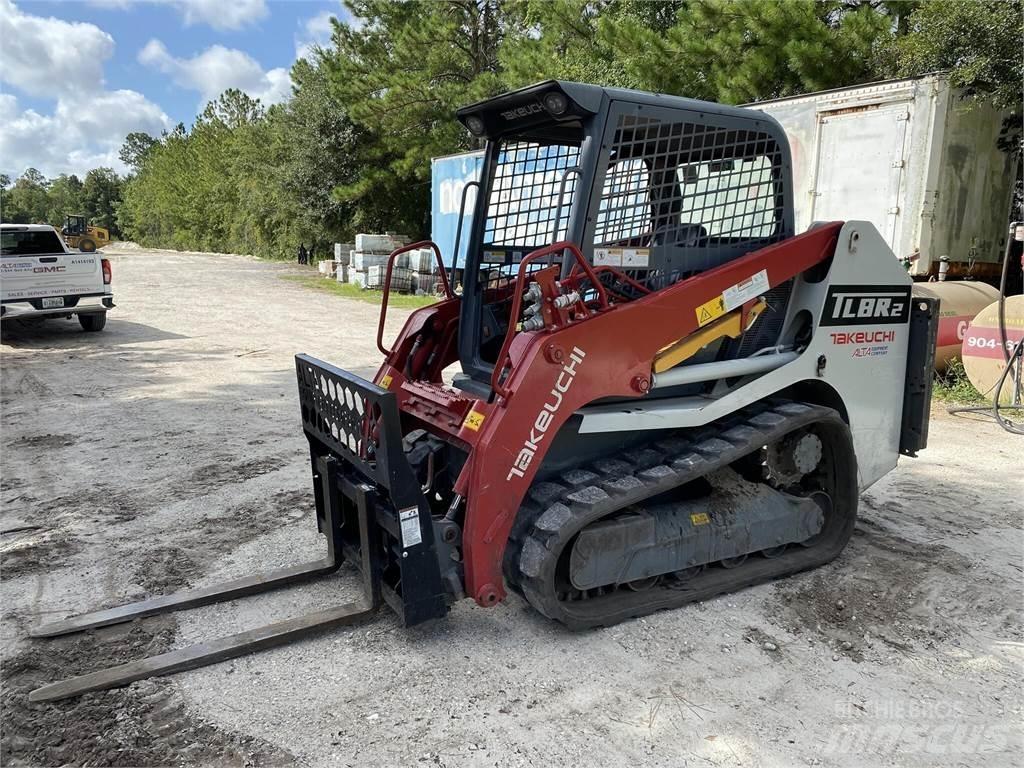 Takeuchi TL8R2 Lietoti riteņu kompaktiekrāvēji