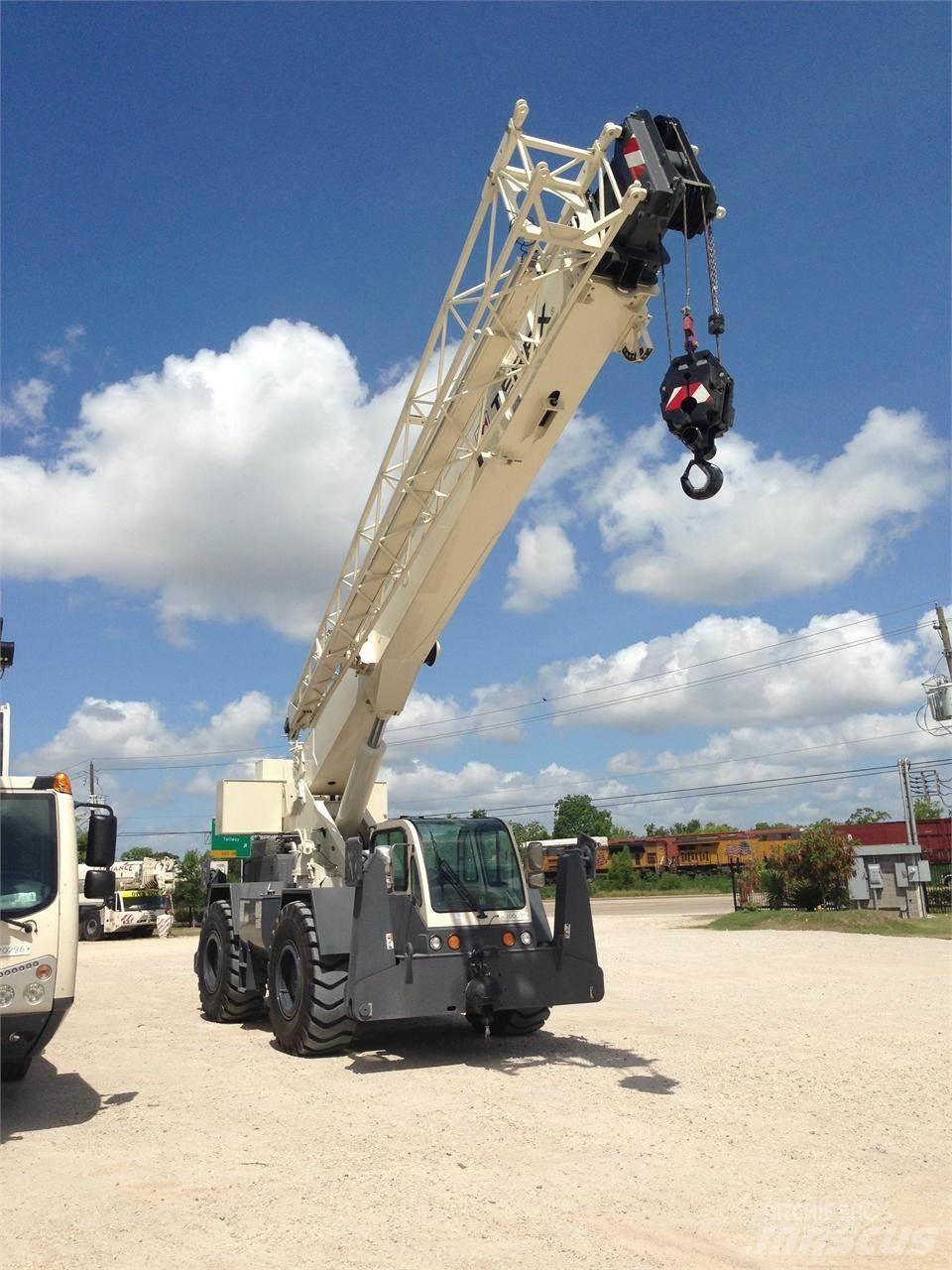 Terex CD225 Celtņi nelīdzenām virsmām