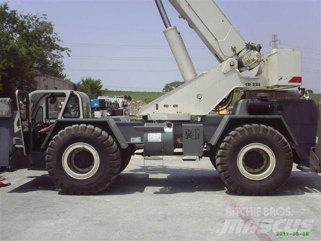 Terex CD225 Celtņi nelīdzenām virsmām
