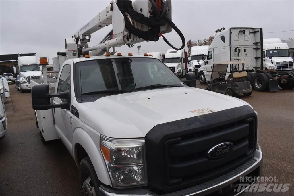 Terex LT38 Pacēlāji uz automašīnas bāzes