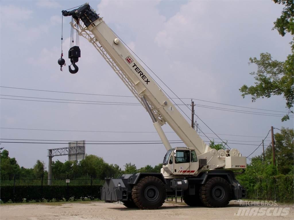 Terex RT130 Celtņi nelīdzenām virsmām