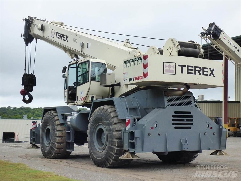 Terex RT130 Celtņi nelīdzenām virsmām