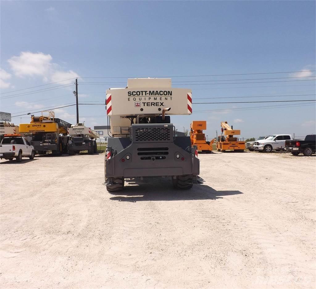 Terex RT230-2 Celtņi nelīdzenām virsmām