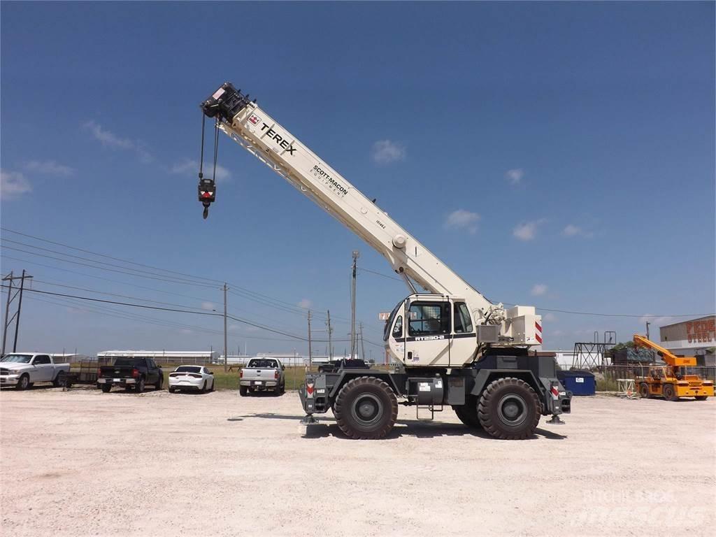 Terex RT230-2 Celtņi nelīdzenām virsmām