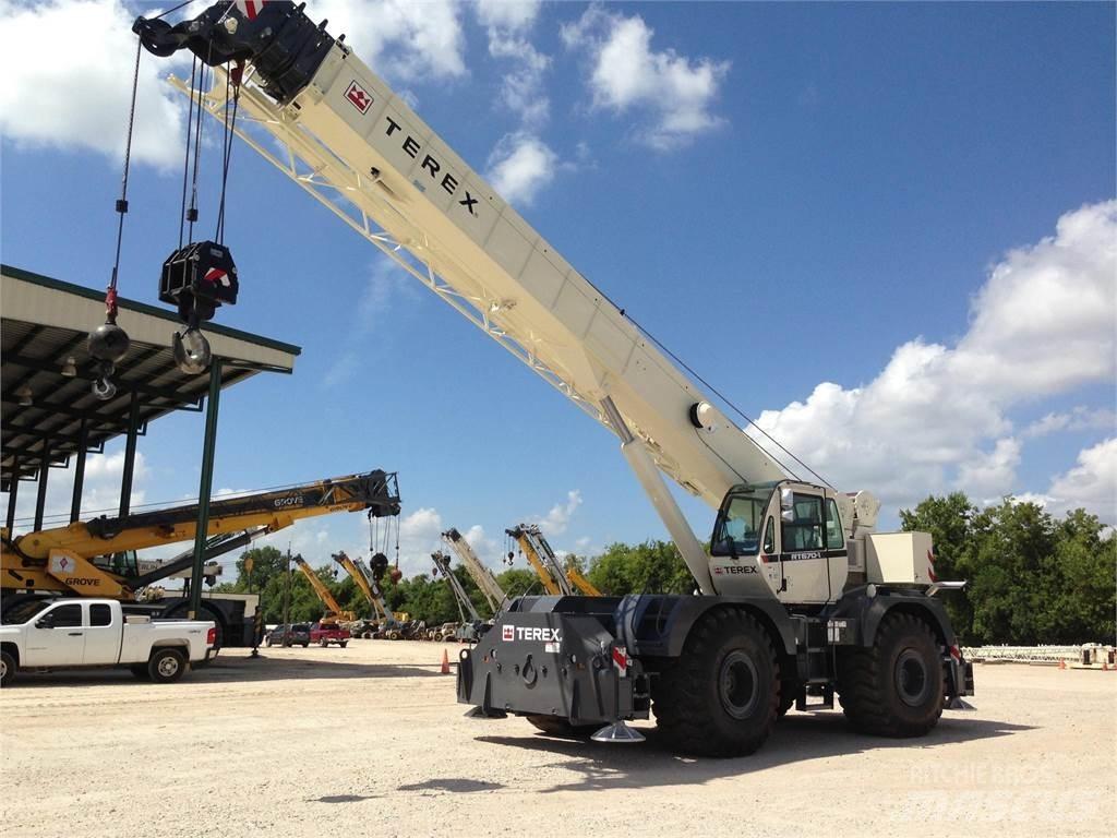 Terex RT670-1 Celtņi nelīdzenām virsmām