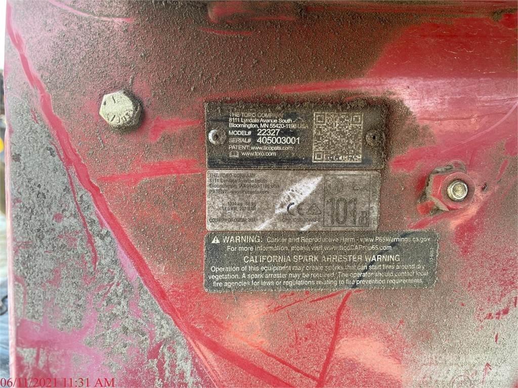 Toro DINGO TX1000N Lietoti riteņu kompaktiekrāvēji