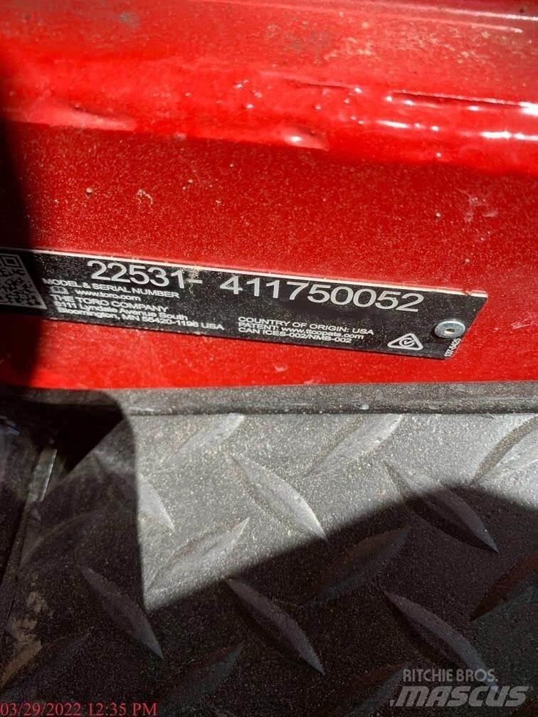 Toro DINGO TXL2000 Lietoti riteņu kompaktiekrāvēji