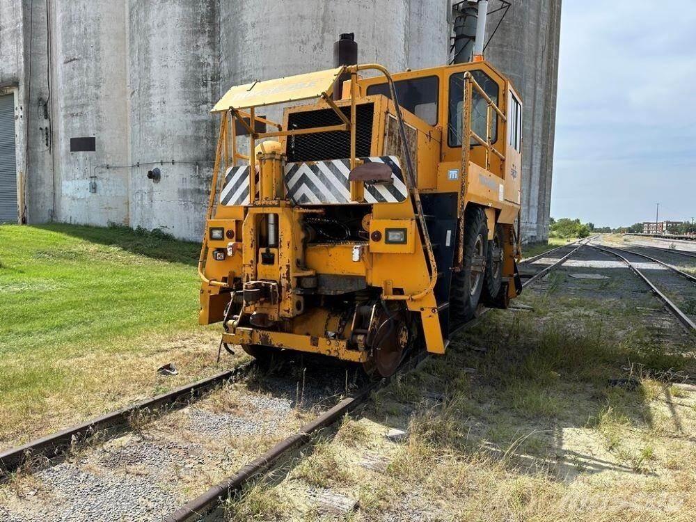  TRACKMOBILE 5500TM Būvniecība- Citi
