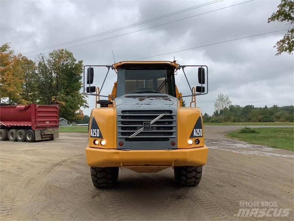 Volvo A25D Artikulētie pašizgāzēji