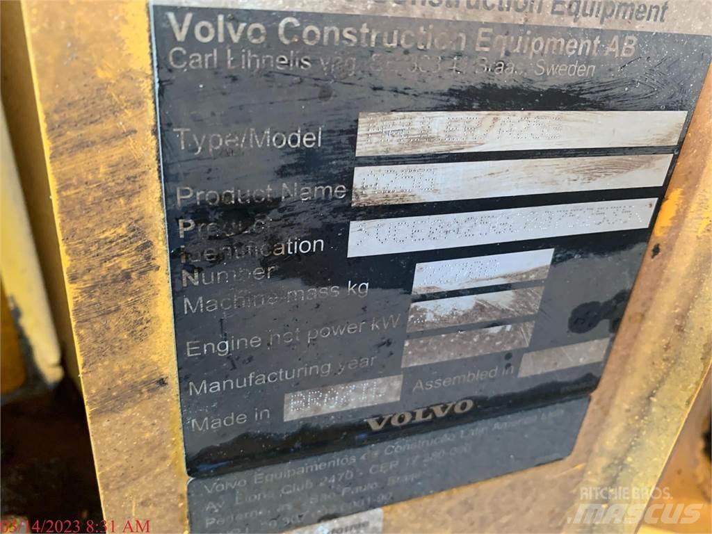 Volvo A25G Artikulētie pašizgāzēji
