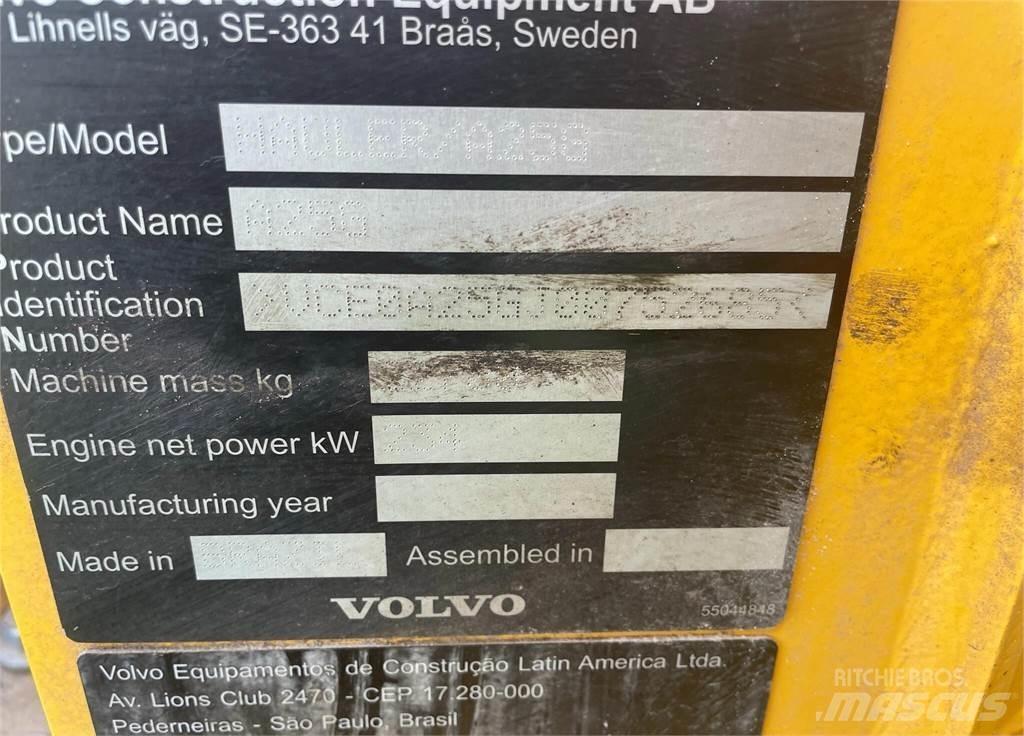 Volvo A25G Artikulētie pašizgāzēji