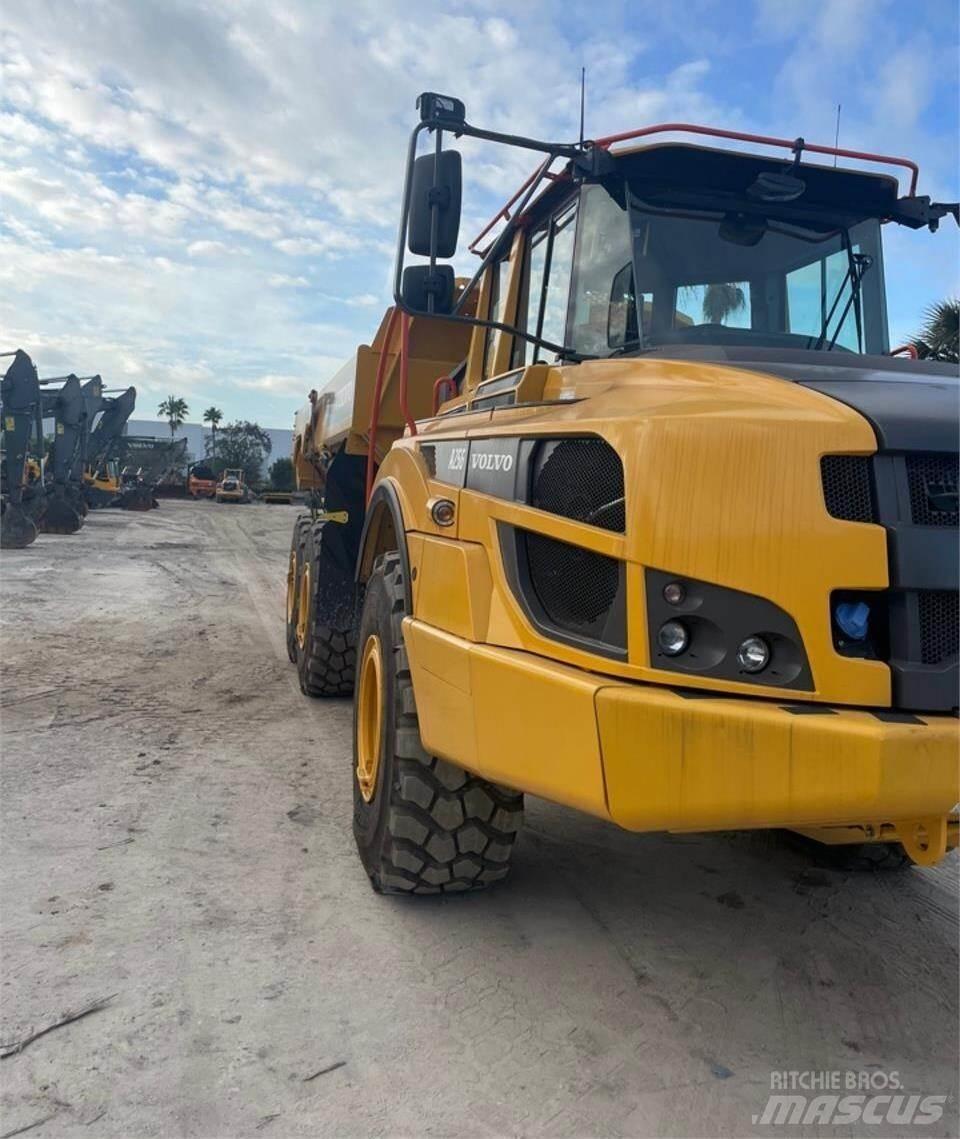 Volvo A25G Artikulētie pašizgāzēji