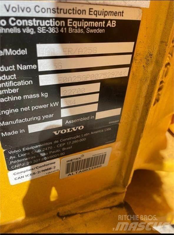 Volvo A25G Artikulētie pašizgāzēji