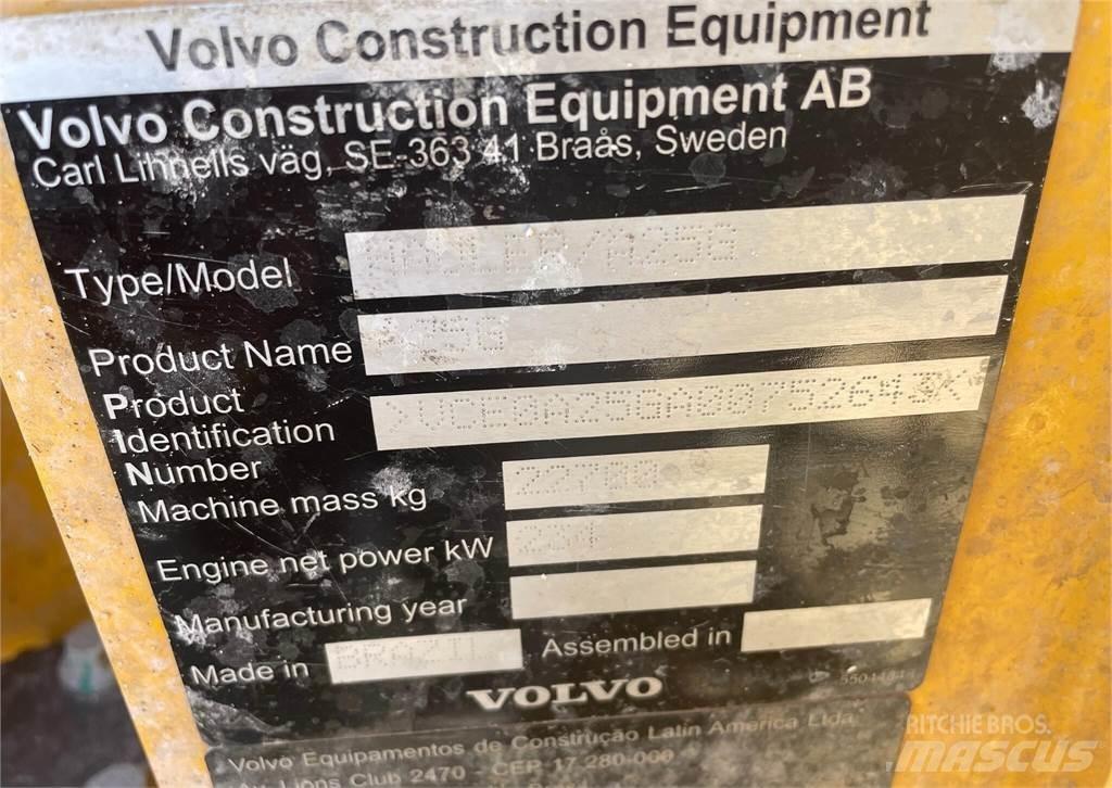 Volvo A25G Artikulētie pašizgāzēji