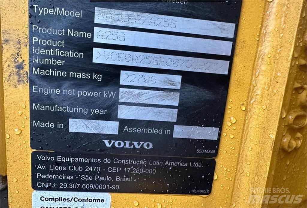 Volvo A25G Artikulētie pašizgāzēji