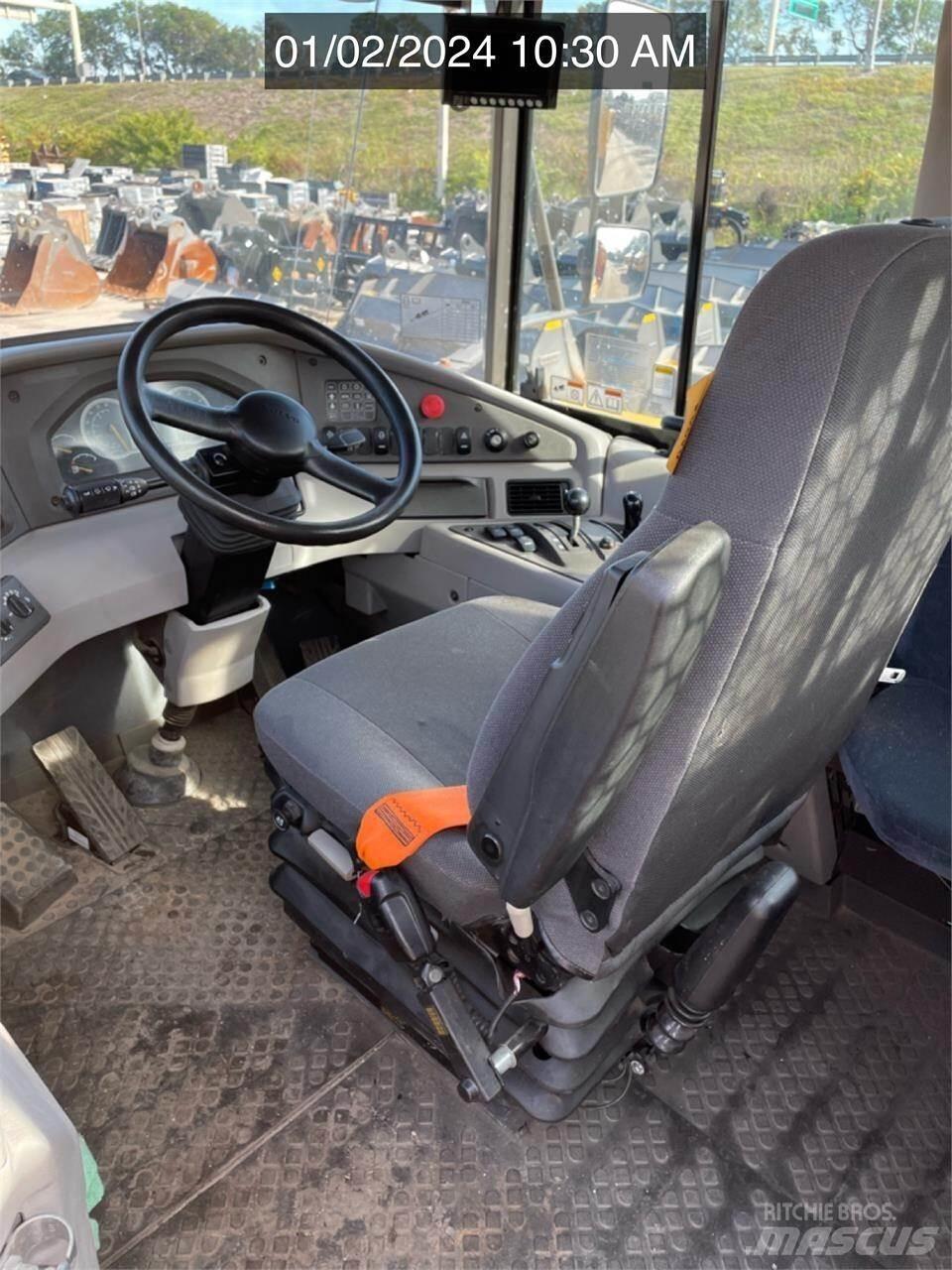 Volvo A30G Artikulētie pašizgāzēji
