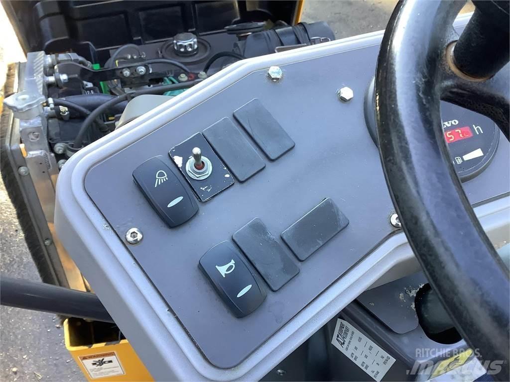 Volvo DD25B Divvalču grunts veltņi