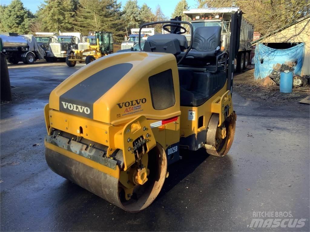 Volvo DD25B Divvalču grunts veltņi