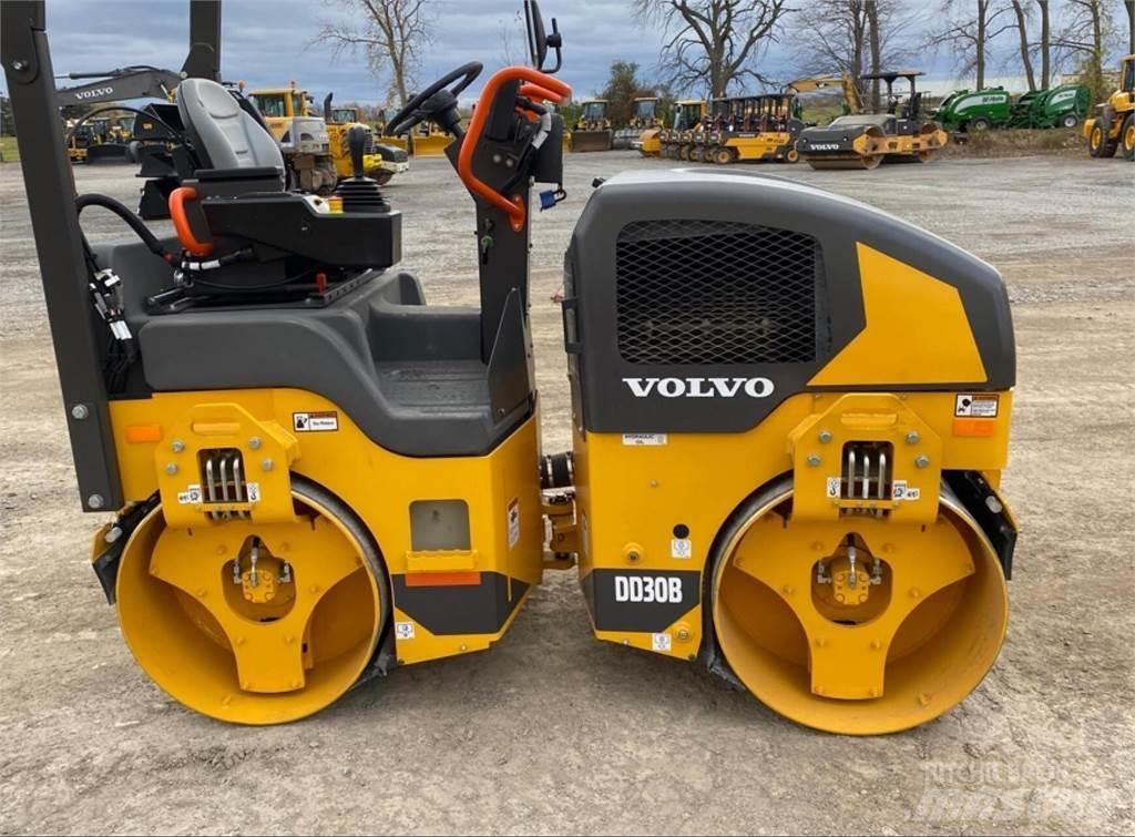 Volvo DD30B Divvalču grunts veltņi