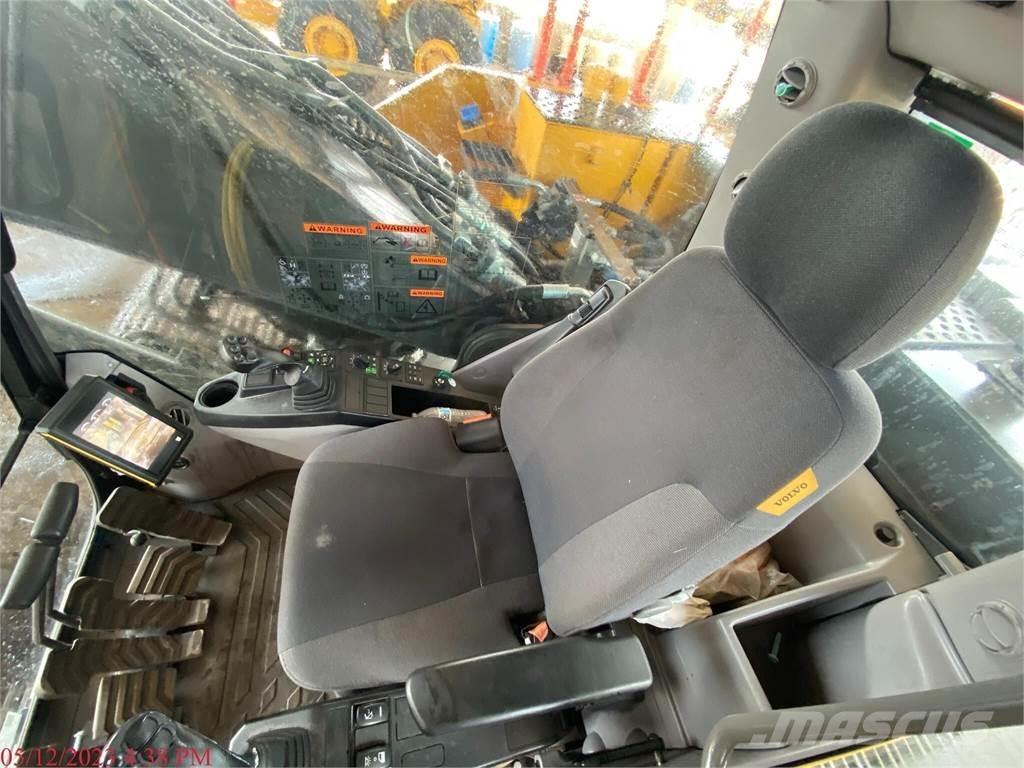 Volvo EC220EL Kāpurķēžu ekskavatori