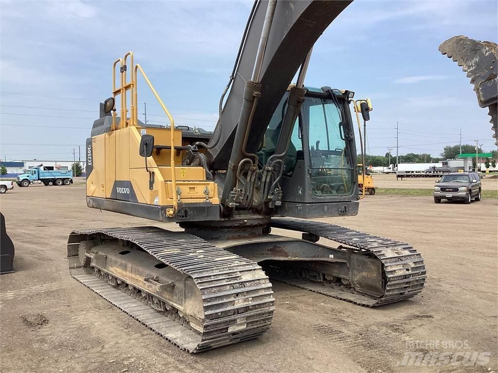 Volvo EC250EL Kāpurķēžu ekskavatori