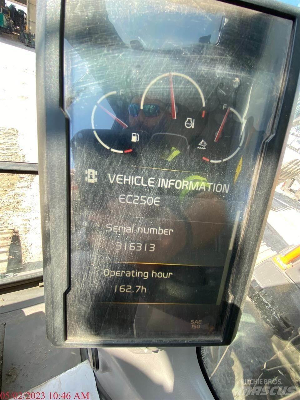 Volvo EC250EL Kāpurķēžu ekskavatori