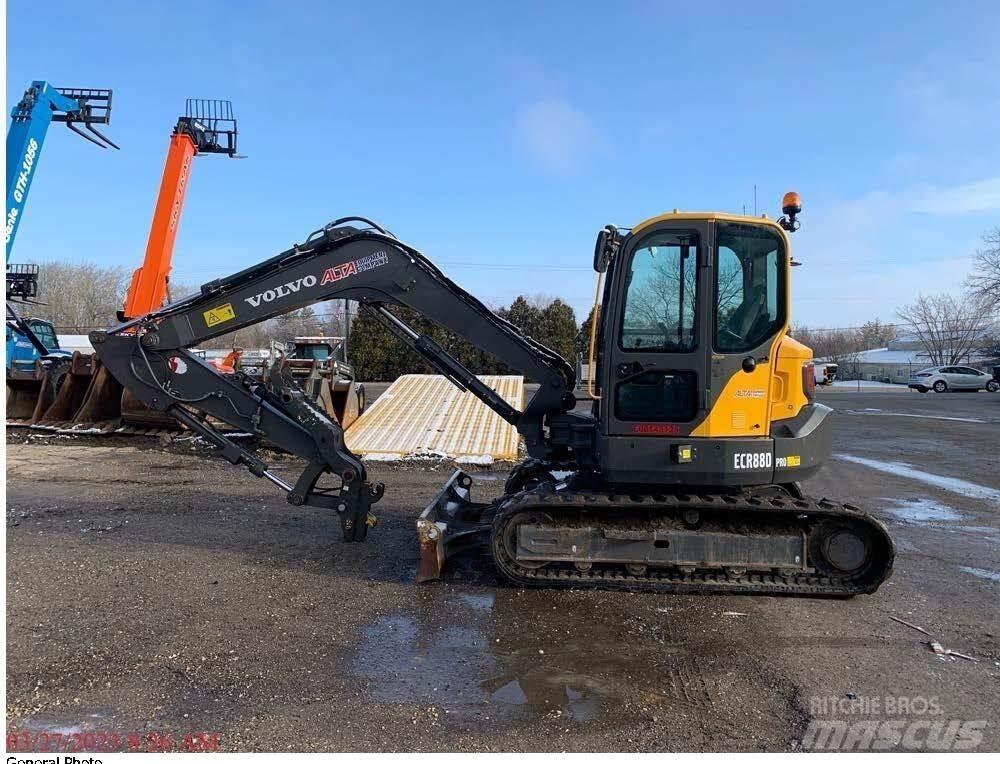 Volvo ECR88D Kāpurķēžu ekskavatori