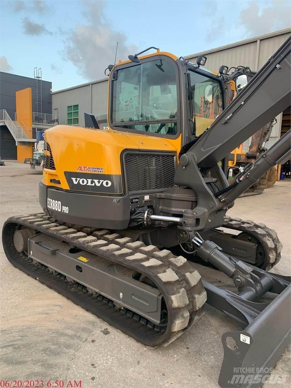 Volvo ECR88D Kāpurķēžu ekskavatori