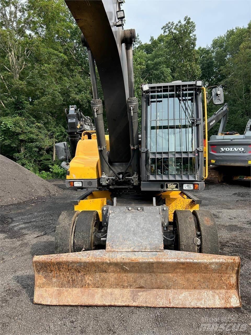 Volvo EW210D Ekskavatori uz riteņiem