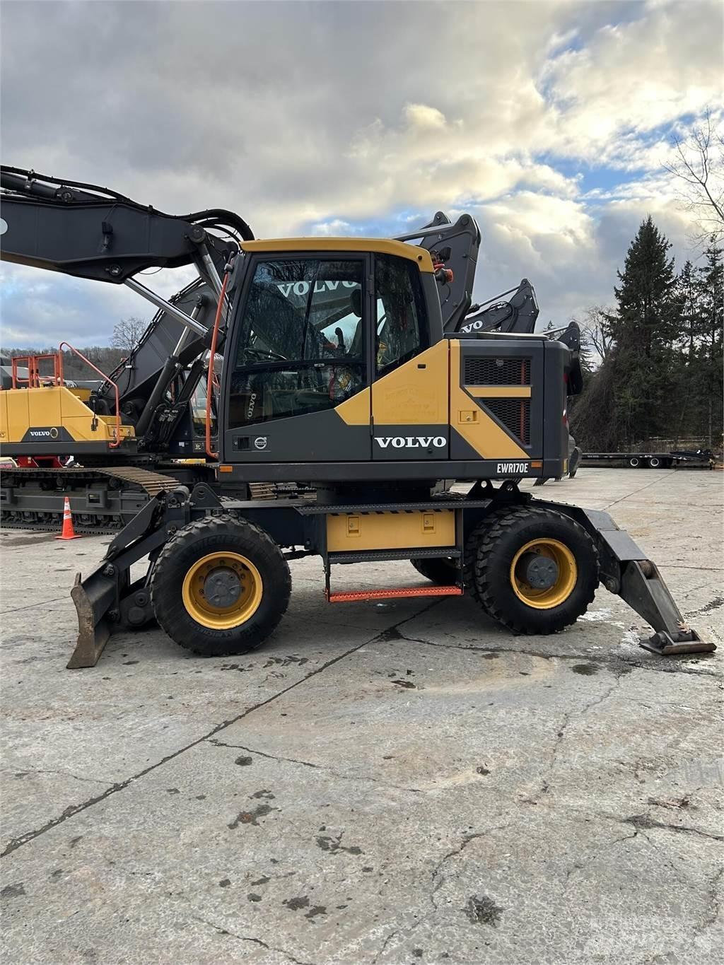 Volvo EWR170E Ekskavatori uz riteņiem