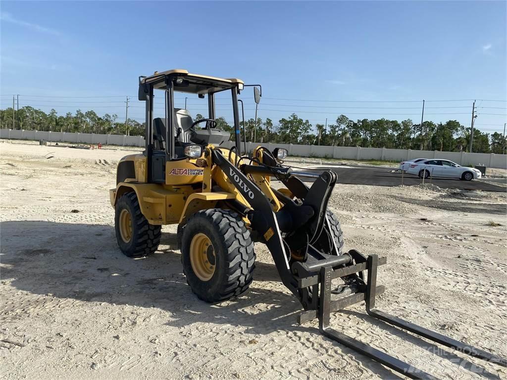Volvo L30GS Iekrāvēji uz riteņiem