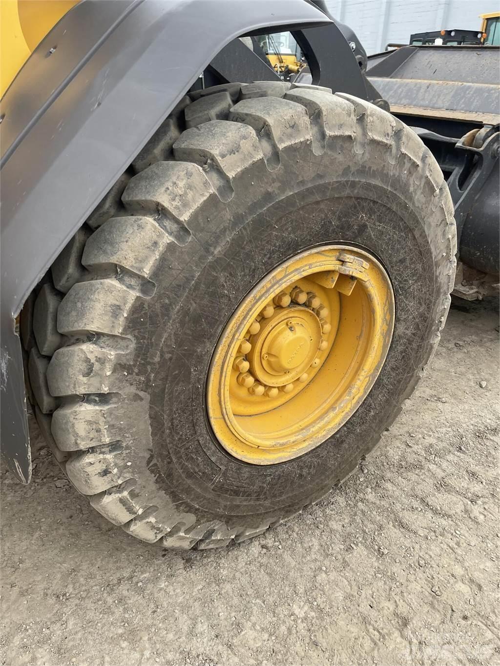 Volvo L90H Iekrāvēji uz riteņiem