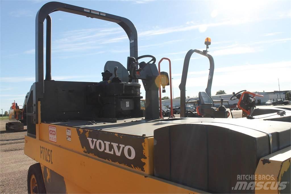 Volvo PT125C Pneimatiskie veltņi