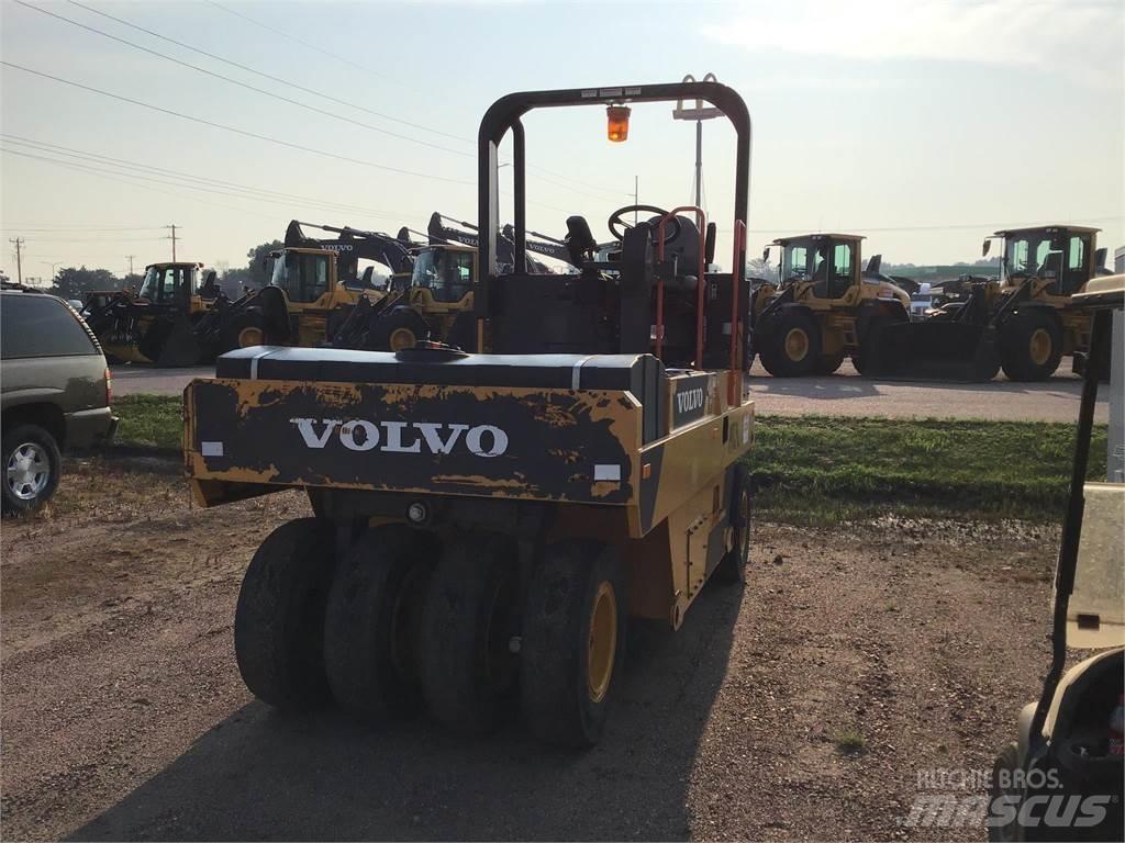 Volvo PT125C Pneimatiskie veltņi