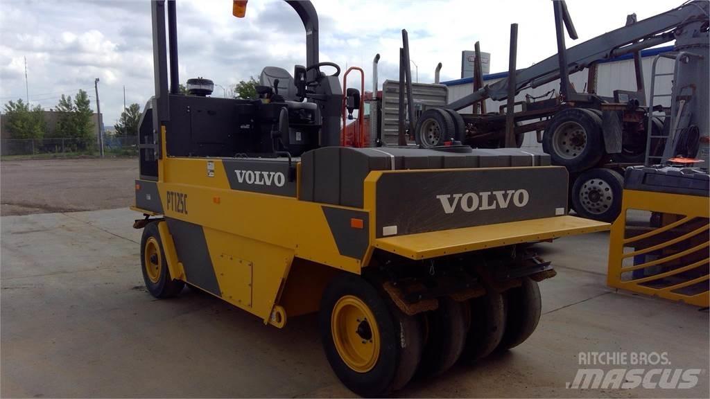Volvo PT125C Pneimatiskie veltņi