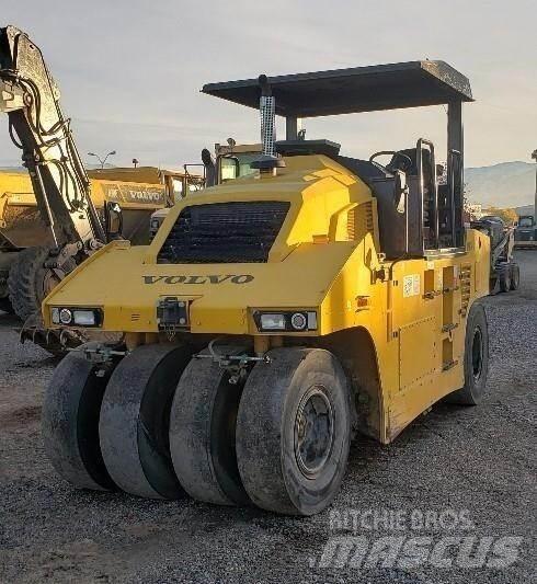 Volvo PTR240 Pneimatiskie veltņi