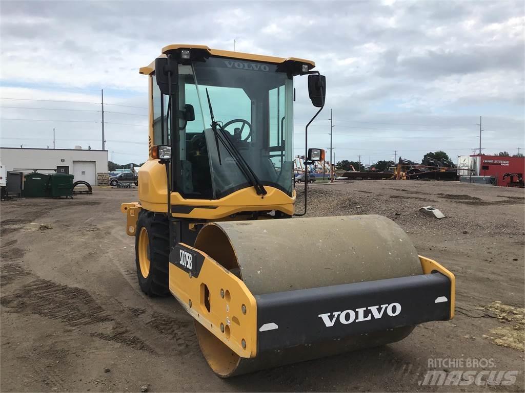 Volvo SD75B Divvalču grunts veltņi