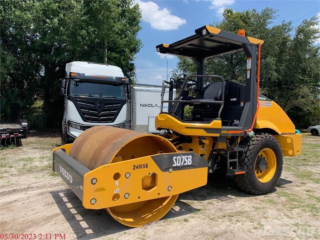 Volvo SD75B Divvalču grunts veltņi