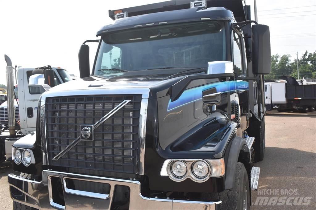 Volvo VHD104F300 Pašizgāzējs